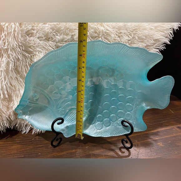 Ocean Blue Glass Fish Tray/ Bowl. - Picture 5 of 5